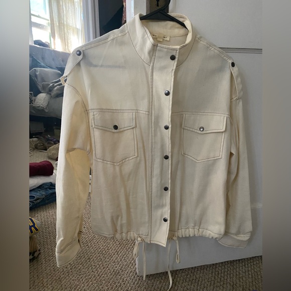 Cream lightweight jacket! - Picture 2 of 3